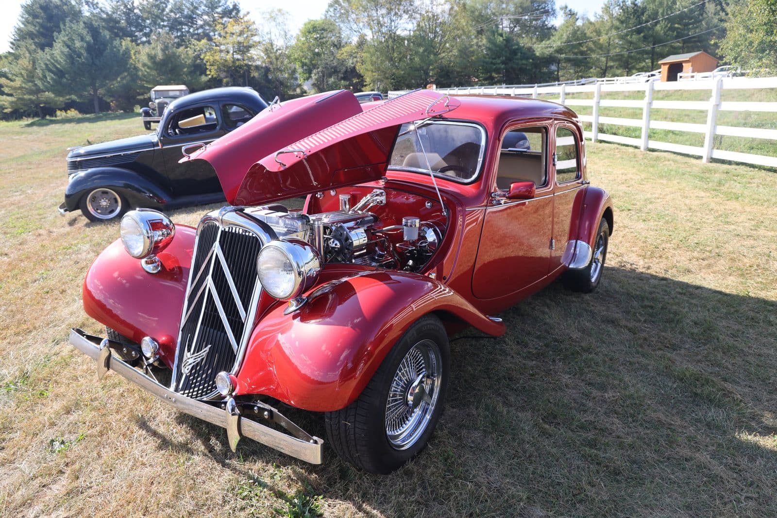Auto Show Image 4