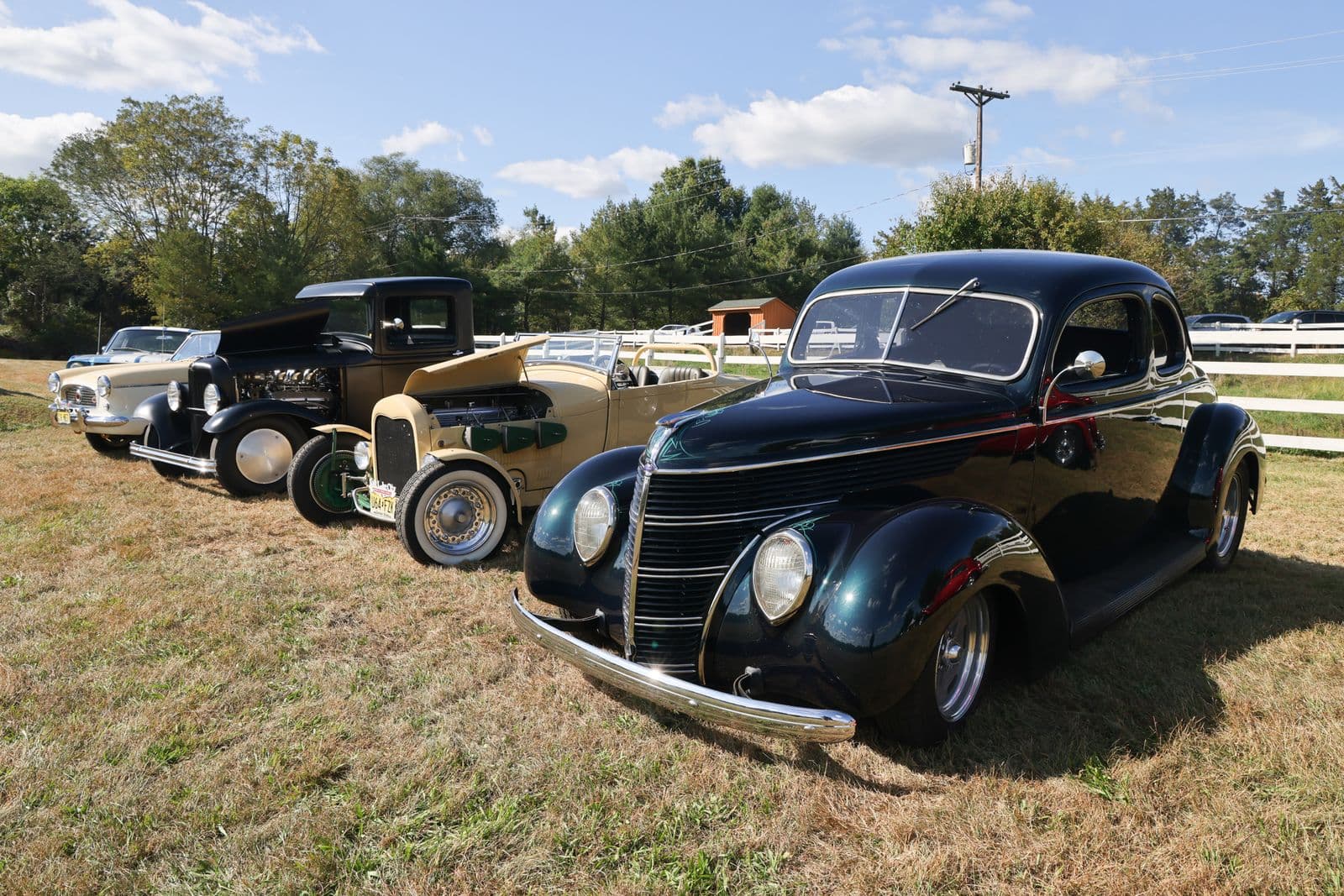 Auto Show Image 1